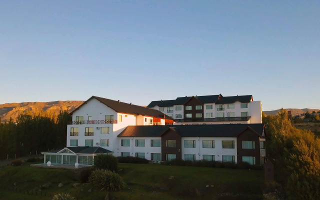 Xelena Hotel & Suites