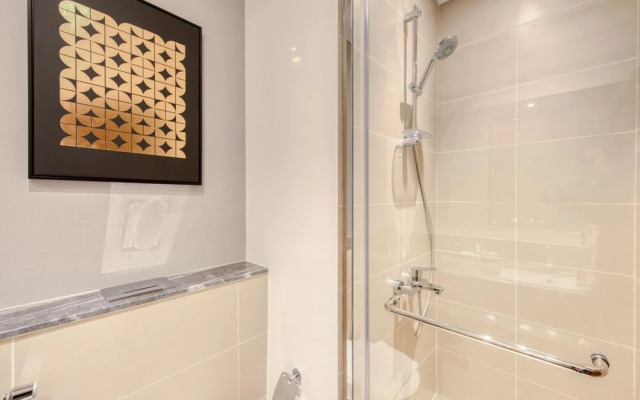 Exclusive Sea View Apartment on the Arabian Gulf