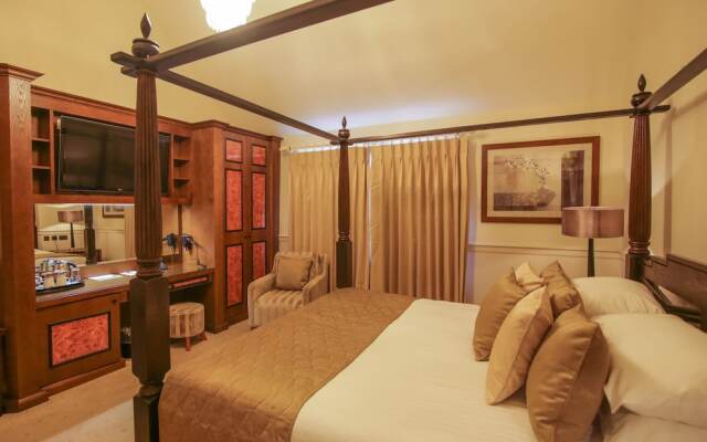 Tracy Park Hotel and Country Club