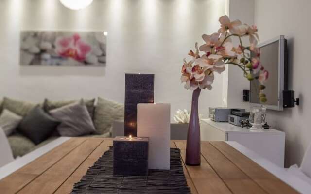 Luxury Villa White Rose with the Pool