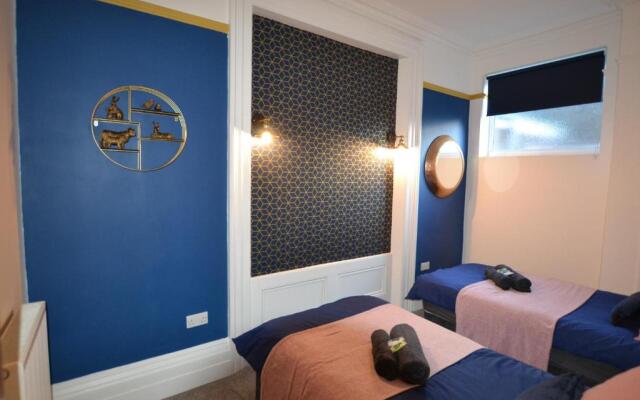 Mayflower Boutique Apartment - 2 Bedrooms Apartment - Stayseekers