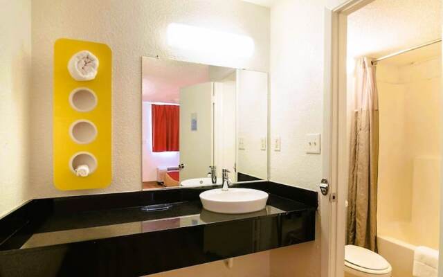 Motel 6 Mobile North