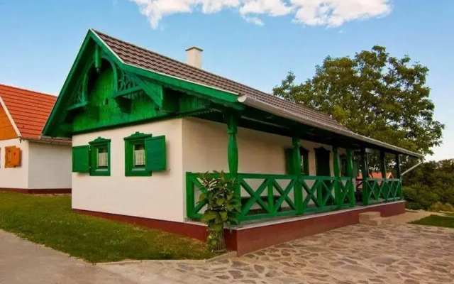 Patohill Vineyard Village