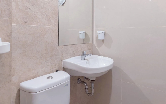 Good Place And Comfy Studio At Transpark Bintaro Apartment