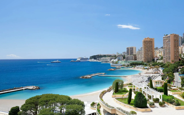 Le Meridien Beach Plaza