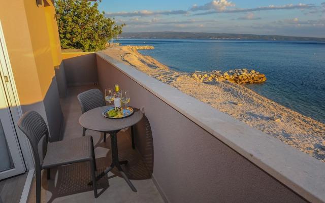 Seaside Luxury Suites