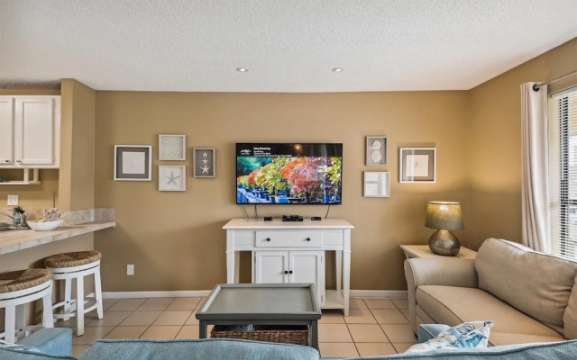 8226 is an upstairs pet friendly studio located in Sandpiper Cove by RedAwning
