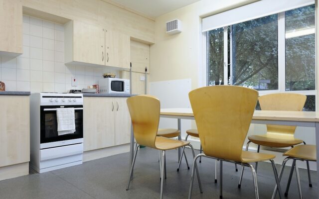 En Suite Rooms COLINDALE SK