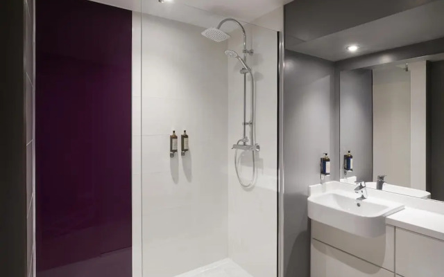 Premier Inn Exeter - M5 J29