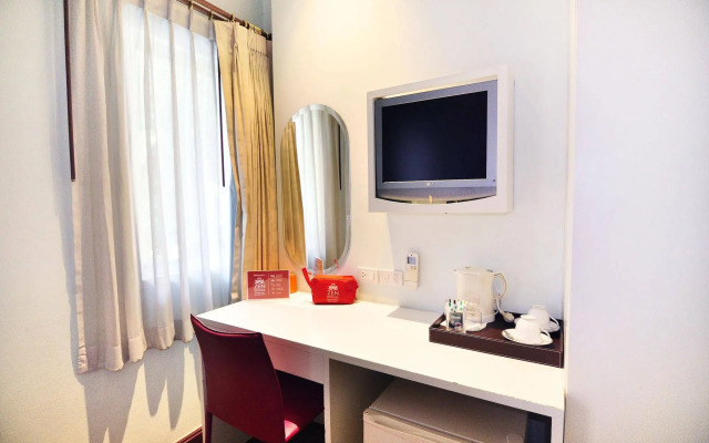 ZEN Rooms Ratchadaphisek Soi Sukruamkan