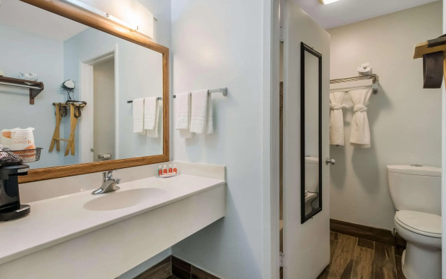 Econo Lodge Inn & Suites Fulton - Rockport