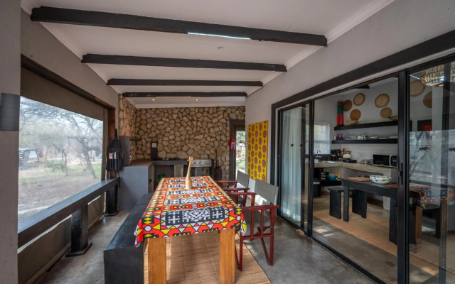 Foxy Crocodile Bush Lodge & Kruger Safari's - No Loadshedding