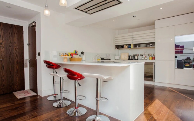 Exquisite 2 Bedroom Apartment In Bank