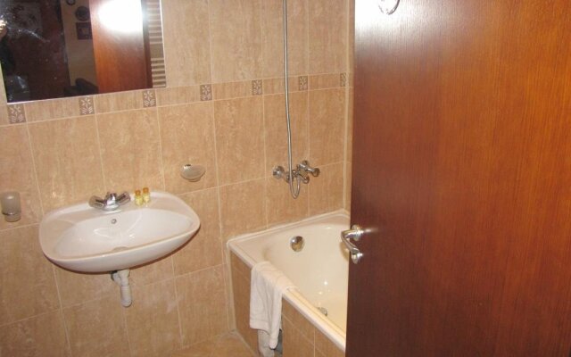 Edelweiss Inn Aparthotel