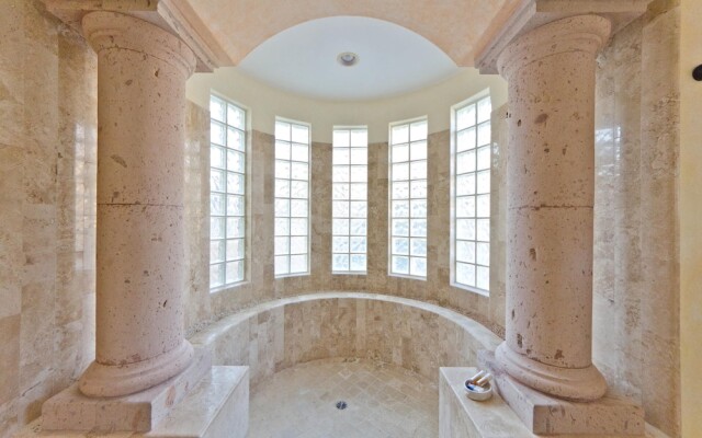 Spacious with Convenient Cabo Location, Villa Ballena