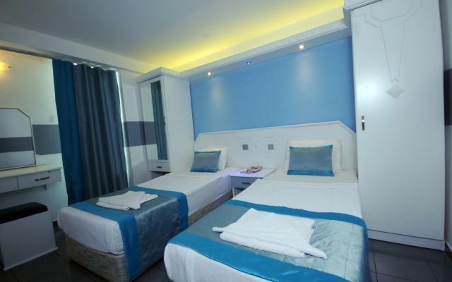 Blue Palace Hotel & Family