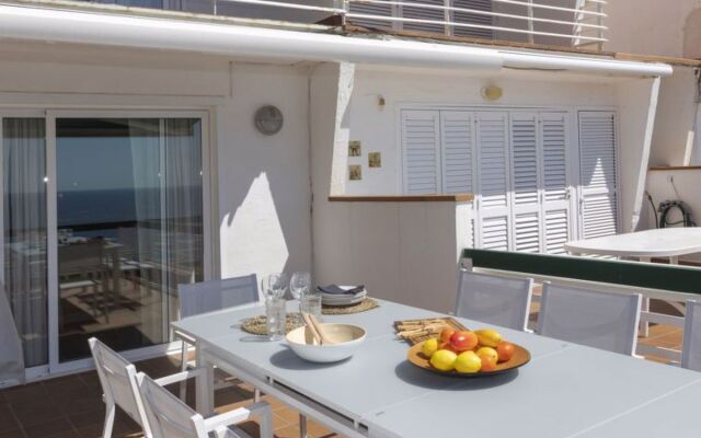Holiday Home Punta Aromir