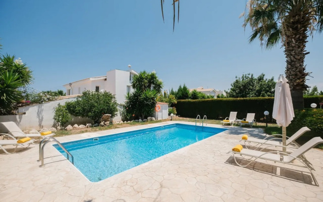 Cleopatra Villa