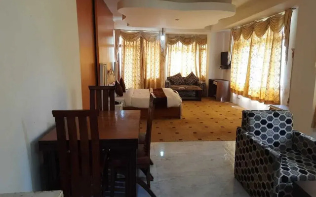 Hotel Royal Grand - Manali