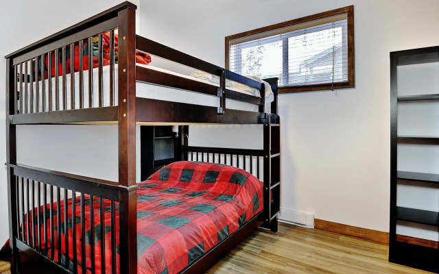 Chalet 30 Chemin des Skieurs by Chalets Alpins