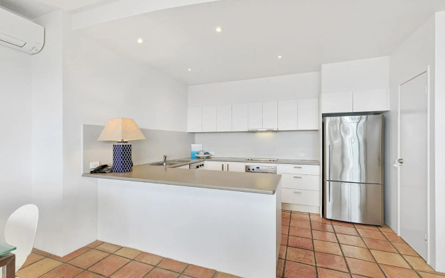 4 Hilltop Villas Enjoy Ocean Views From The Heart Of The Village – Guest Rooms – Sunshine Beach