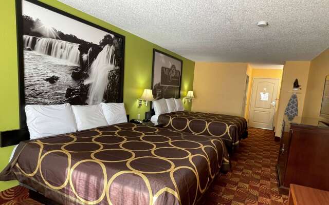 Super 8 by Wyndham Lake of the Ozarks