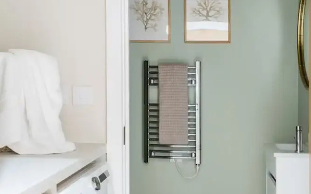 Stylish 3Bd Townhouse In Central Winchester