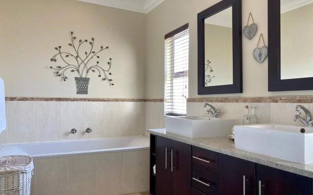 Barbados 13, Caribbean Estate