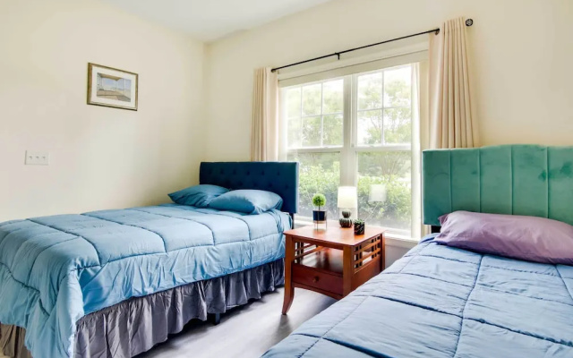 Porch & Community Perks: Walkable Lewes Condo