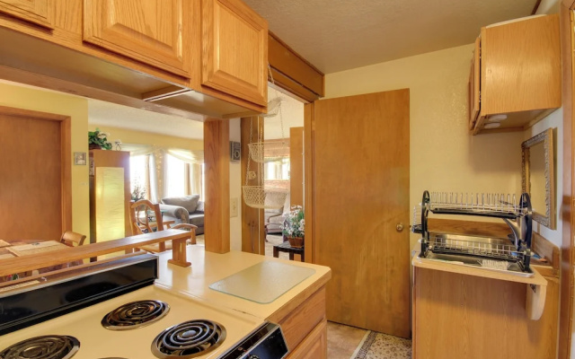 Yellowstone Country Retreat: Stunning Views!