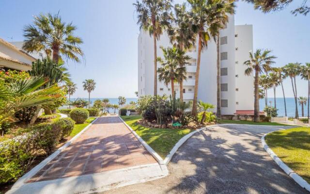 Cubo's Calahonda Beachfront