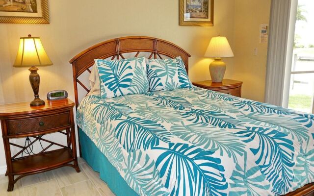 Pet-friendly Waterfront Home on key lot With View