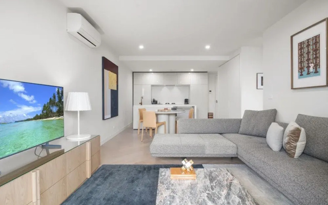 Bright 2-bed Apartment in Fitzroy's Heart