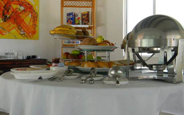 Las Gaviotas Hotel & Suites
