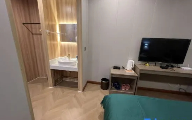 Metropolitan Select Hotel