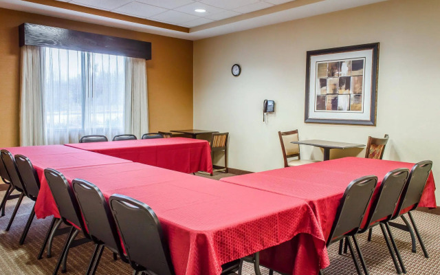 Comfort Suites