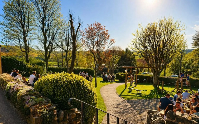 The Cross Keys Inn