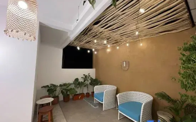 Modern Javanese 4BR Home Near Keraton Yogya