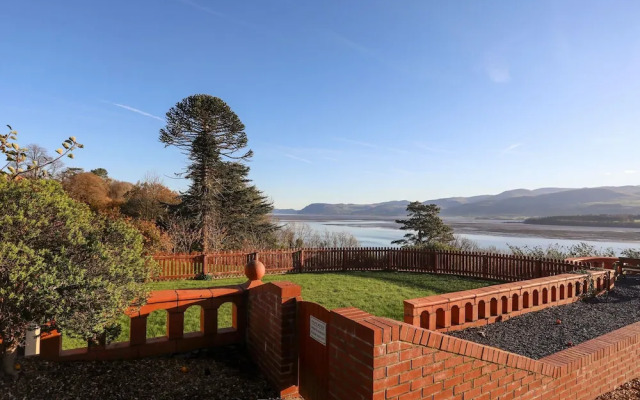 Bryn Mel Manor Straits View