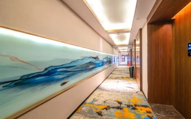 Yeste International Hotel (Guanshanhu District International Conference Center Subway Station)