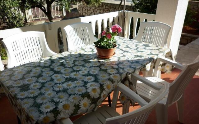 Tonia - Great Location & Afordable - A1