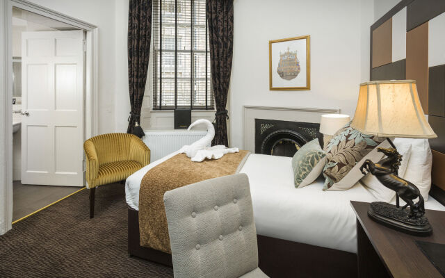 Albany Hotel