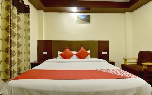 OYO 19498 Hotel Tridev
