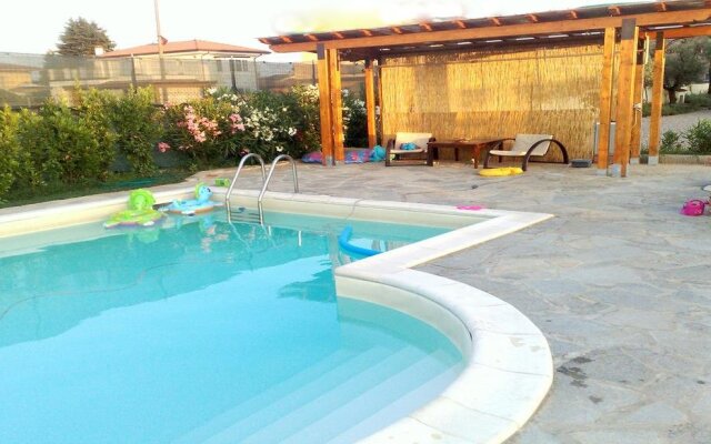 Villa In Lucca Placed in a Residential Area, all Services Nearby