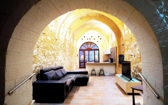 Mixel Gozitan Villa and Pool
