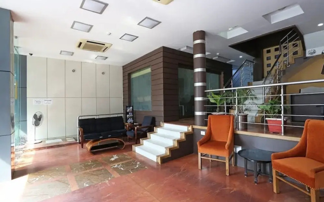 OYO 3063 Crystal Residency