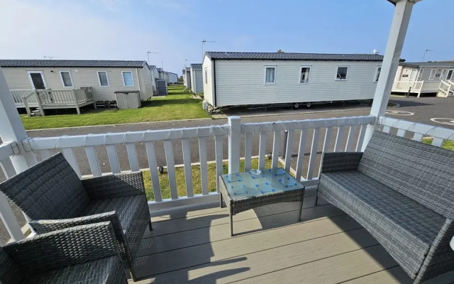 Angie 2 Bed Rhyl Robinhood