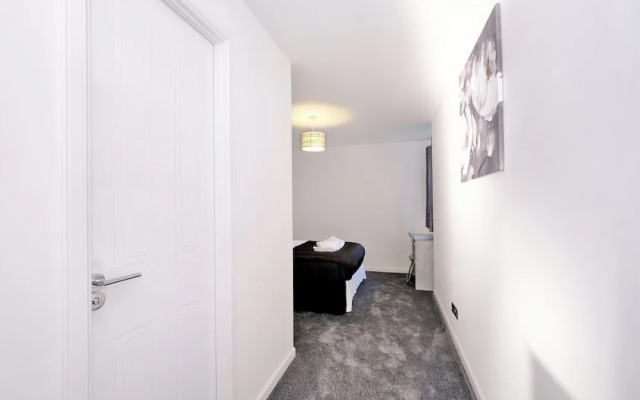 Orange Apartments - Belgrave Mansions