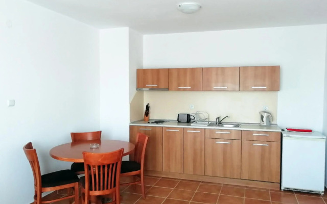 Aparthotel Efir