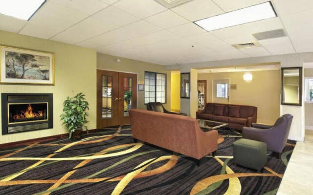 Red Lion Inn & Suites Denver Airport